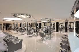 Got a bit of a messy mop on your head that needs to be taken care of? Salons Mounir