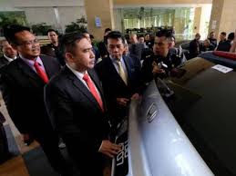Ketahui prosedur atau cara tukar nama kereta secara sukarela, owner kereta meninggal dunia dan cara tukar nama kereta atau tukar hak milik kereta secara sukarela. Pemandu E Hailing Tidak Perlu Tukar Kod Kenderaan Persendirian