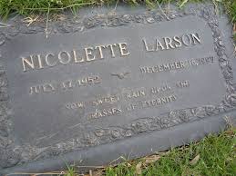 I Didn T Realize She Had Died Famous Graves Famous Tombstones Old Cemeteries