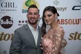 She was crowned as miss world hungary 2014, representing budapest. Velvet Gumicukor Megszuletett Kulcsar Edina Kisfia Medox