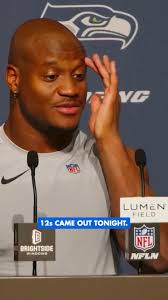 SEAHAWKS FORCE A FUMBLE ON THE KICK OFF HOLY CRAP