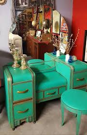 Vintage Vanity History How It Became The Modern Makeup Table Vintage Dressing Tables Vintage House Vintage Vanity