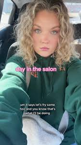 lets fry some hair 🤘🏽@lexierainbolt #hairtok #salon #dayinmylife #s...