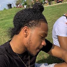 Deon Palmer's Instagram, Twitter & Facebook