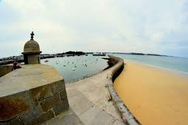 We offer a beverage room, licenced restaurant, beer store, empites room st malo hotel. St Malo A Weekend Guide
