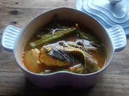 Apabila ikan sudah masak, masukkan tomato. Asam Rebus Ikan Pari Azie Kitchen