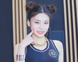 Stray kids' hyunjin will be absent from this week's 'music core', and itzy's yeji will be his substitute mc!on february 25, mbc said. Yeji Itzy Profile And Facts Updated