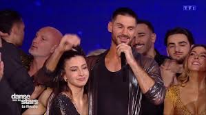 Danse avec les stars : Lénie n'a pas fait que gagner la finale, elle a  aussi battu 2 autres records historiques et réagit ! - TV ACTU by AlloCiné