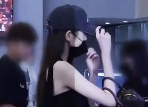 Airport identity check controversy over Ive's Jang Won-young prompts stronger guidance - The Korea Herald