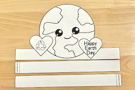 Teach your kiddos all about the importance of taking care of our planet, and have fun doing it with the help of this earth day best collection of free jewelry making tutorials, craft ideas, design inspirations, tips and tricks and trends. Earth Day Hat Free Printable Template Mombrite