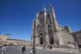 Orvieto is a city in umbria. Duomo Di Santa Maria Assunta In Cielo Www Umbriatourism It