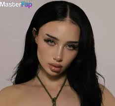 Auhneesh Nicole's hottest nude pics - Explore her world