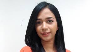 Smoothing pendek dengan belah tengah. Cara Baru Smoothing Rambut Lebih Bervolume Dan Minim Rusak Fashion Beauty Liputan6 Com