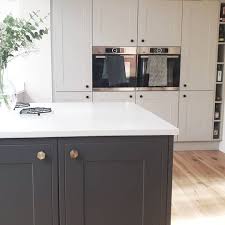 Our innova stanbury door has a flawless smooth painted finish and a flush frame, making the beauty of a shaker style kitchen is in its simplicity. Wren Kitchens The Statuario Quartz Worktop Contrasts Facebook