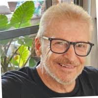 Brett Reiss's Instagram, Twitter & Facebook