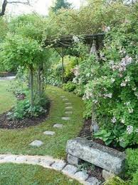 51 Beautiful Small Garden Path Designs Ideas Weddingphotography Photography Weddingide Small Cottage Garden Ideas Backyard Garden Design Small Garden Design