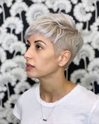 Hairstyles like big loose curls or waves with hair worn down or a simple ponytail and headband are perfect. 20 Popular Androgynous Haircuts For 2021