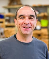 Eine edle Weihnachtskrippe selbstgebaut: Ein Großwallstädter zeigt alle  Tricks