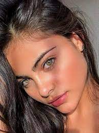 Maravilhosa Brunette Green Eyes Girl With Green Eyes Beauty Eyes