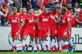 A noter que laifis (suspendu dimanche) et cimirot. Belgique Le Standard De Liege Toujours Intraitable Contre Eupen L Equipe