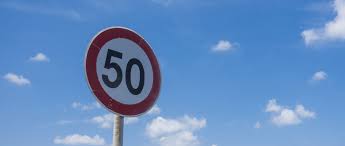 En vigueur à partir de ce dimanche, la limitation à 80 km/h sur les routes bidirectionnelles sans séparateur central concernera 60 % des axes départementaux en alsace. Paris Faut Il Limiter La Vitesse Sur Le Peripherique A 50km H Le Drenche