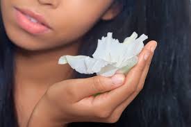 It's also rich in healthy fats, making it the perfect relief for dry, itchy scalps. Fragrance Oils Vs Essential Oils For Your Hair Skin What S The Difference