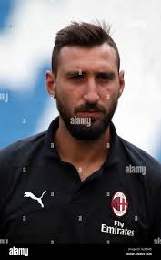 Antonio donnarumma milan hi-res stock photography and images