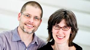 Santa Fe clothing gallery gets new owners