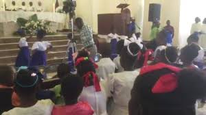 Gloria: Alelouya Alelouya Chante Gloria pou’n rele viv Bondye