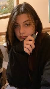 Erin Prete's Instagram, Twitter & Facebook