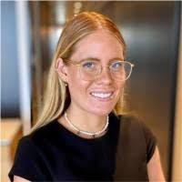 Karen Weeden's Instagram, Twitter & Facebook