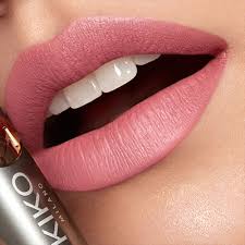 Découvrez notre sélection des meilleurs rouges à lèvres mats à shopper sans plus tarder. Rouge A Levres Cremeux Longue Tenue Semi Mat Unlimited Stylo Kiko Milano