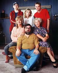 Behind the sofa on gold. Royle Family Stars Ricky Tomlinson And Sue Johnston Say There Won T Be Any Reunion Episode