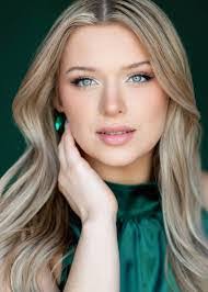 Karen Miesner's Instagram, Twitter & Facebook