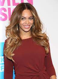 Get inspired by gorgeous hairstyles from female celebrities like amanda seyfried, mila kunis, blake lively, lea michele, kim kardashian, and many more. 41 Trendy Layered Hairstyles For 2018 Our Favorite Celebrity Layered Haircuts