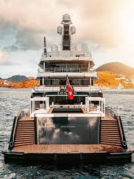 Pin By Alluio On Luxury Boats Luxury Yachts Yacht Boats Luxury