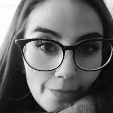 9 y 11 años creo q se cuidan solos, a no ser q tengan alguna  discapacidad... Cuando dijiste q cuidabas a tus hijos crei q eran bebés...  Pero ya están grandecitos... En