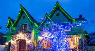 Christmas lights arranged in a series circuit use a single wire or string. Outdoor Christmas Lights Ideas For The Roof