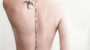 Téléchargement gratuit tatouage homme gay. Expression De Tatouage Femmes Colonne Vertebrale 2021