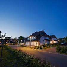 Eine bayrische stube mit kamin erzeugt… Alle Hotels In Sellin Wogibtswas De
