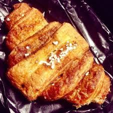 Die 10 Leckersten Franzbrotchen In Hamburch Typisch Hamburch Franzbrotchen Lecker Lebensmittel Essen