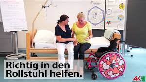 So hilfst du deiner mama/deinem papa beim transfer vom bett auf den rollstuhl. Vom Bett In Den Rollstuhl Helfen Youtube