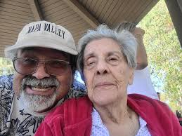 Christopher de Leon with mom Lilia Dizon.