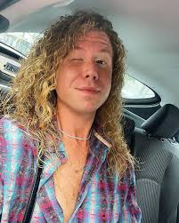 now more than ever it is so important to almost show nipple in the uber