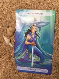 Arcana mayor disebut juga sebagai kartu trump karena memiliki keunggulan jika dibandingkan arkana minor. Ratu Ratu Pada Tarot Ruangtarot