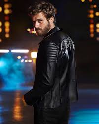 16 5b Begenme 77 Yorum Instagram Da Mavi Mavi Kivanc In Tercihi Biker Ceket Ile Sen De Ozgur Ruhunu Yansit M Turkish Men Handsome Men Turkish Actors