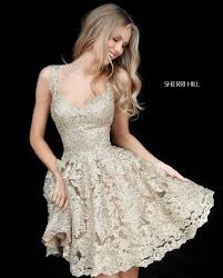Love This Short Lace Dress Available At I Do Bridal And Formal In Mobile Idobridalformal M Vestidos Coctel Vestidos De Fiesta Cortos Vestidos Dorados Cortos