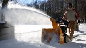 Jan 19, 2016 · a snowblower with wheels/tires and optional tire chains will have little difficulty on a frozen surface. 10 Snow Blower Features That Matter Consumer Reports