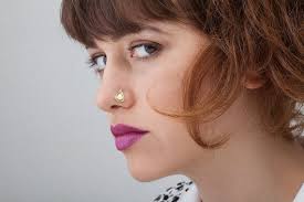 Die passenden piercings für jeden anlass, ob dezent oder bunt. Extra Large Indian Nose Stud Big Nostril Screw Gold Indian Etsy Indian Nose Stud Nose Stud Indian Nose
