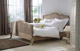 Beim landhausstil handelt es sich um eine relative konstante in der wohnraumgestaltung: Einrichten Im Landhausstil Ein Bett Im Provenzalischen Landhausstil Bild 9 Schoner Wohnen